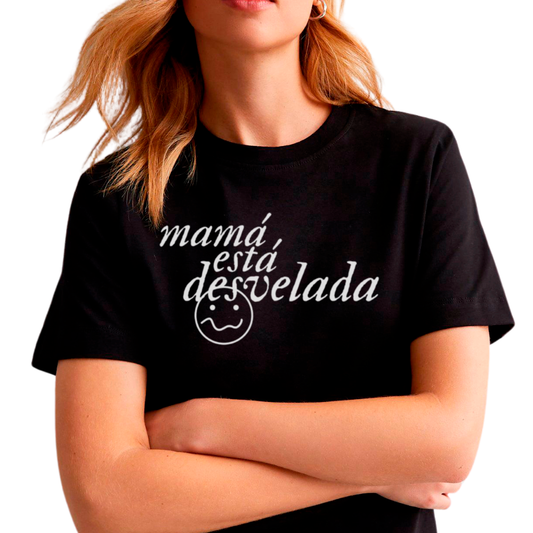 Playera Mamá está desvelada